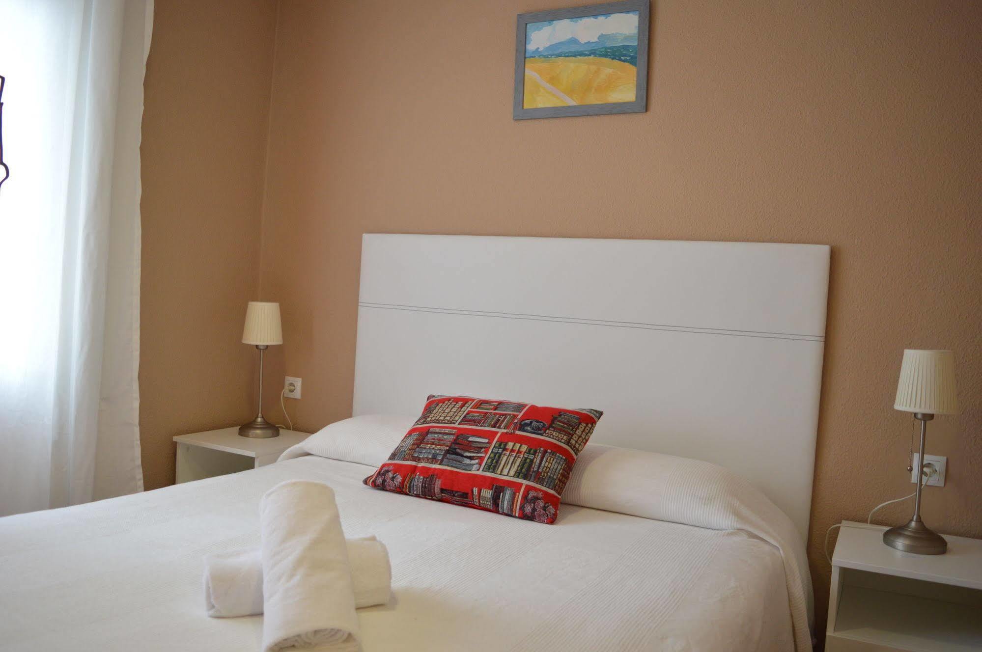 Somnio Hostels Barcelona Bagian luar foto