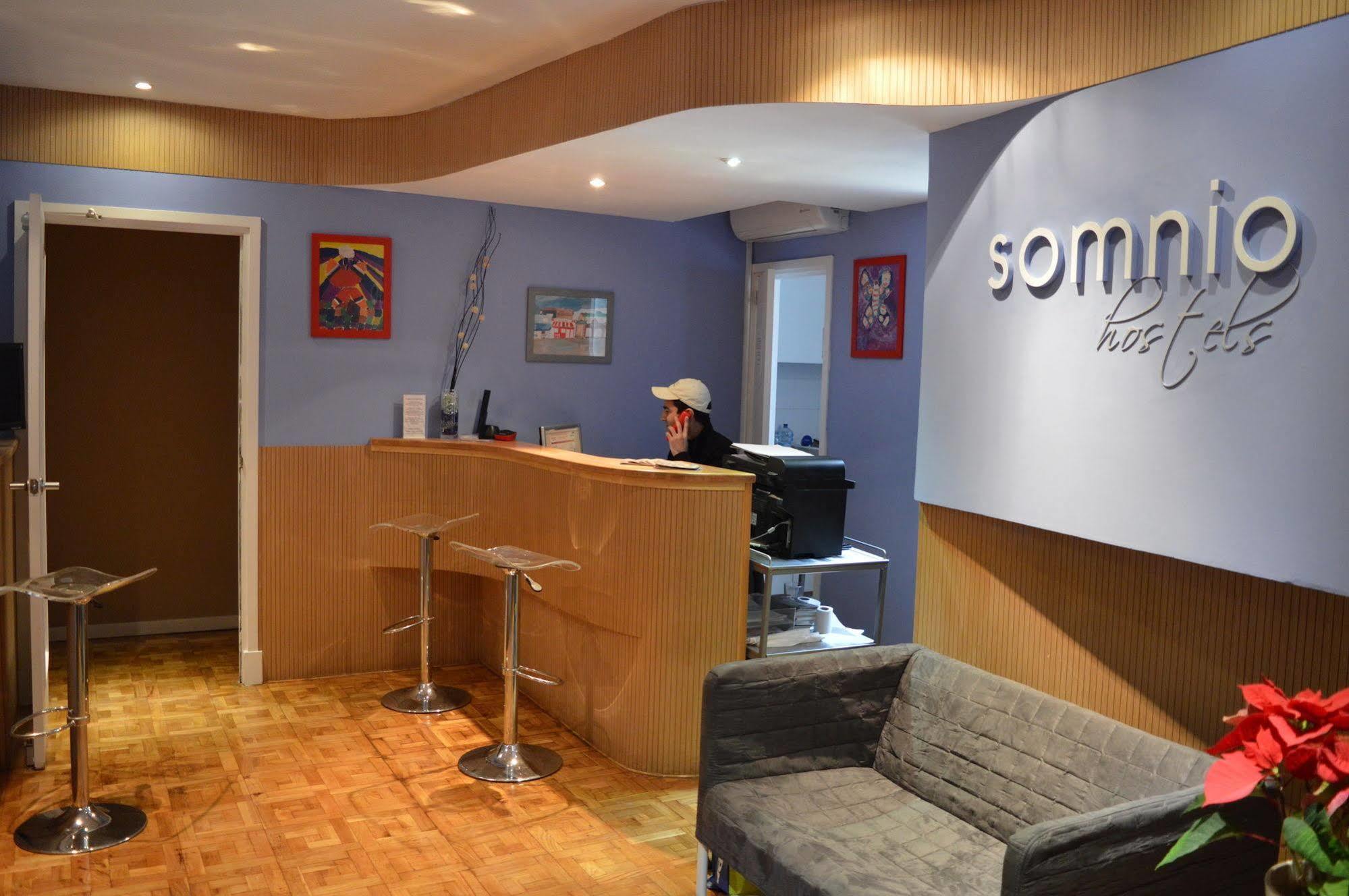 Somnio Hostels Barcelona Bagian luar foto