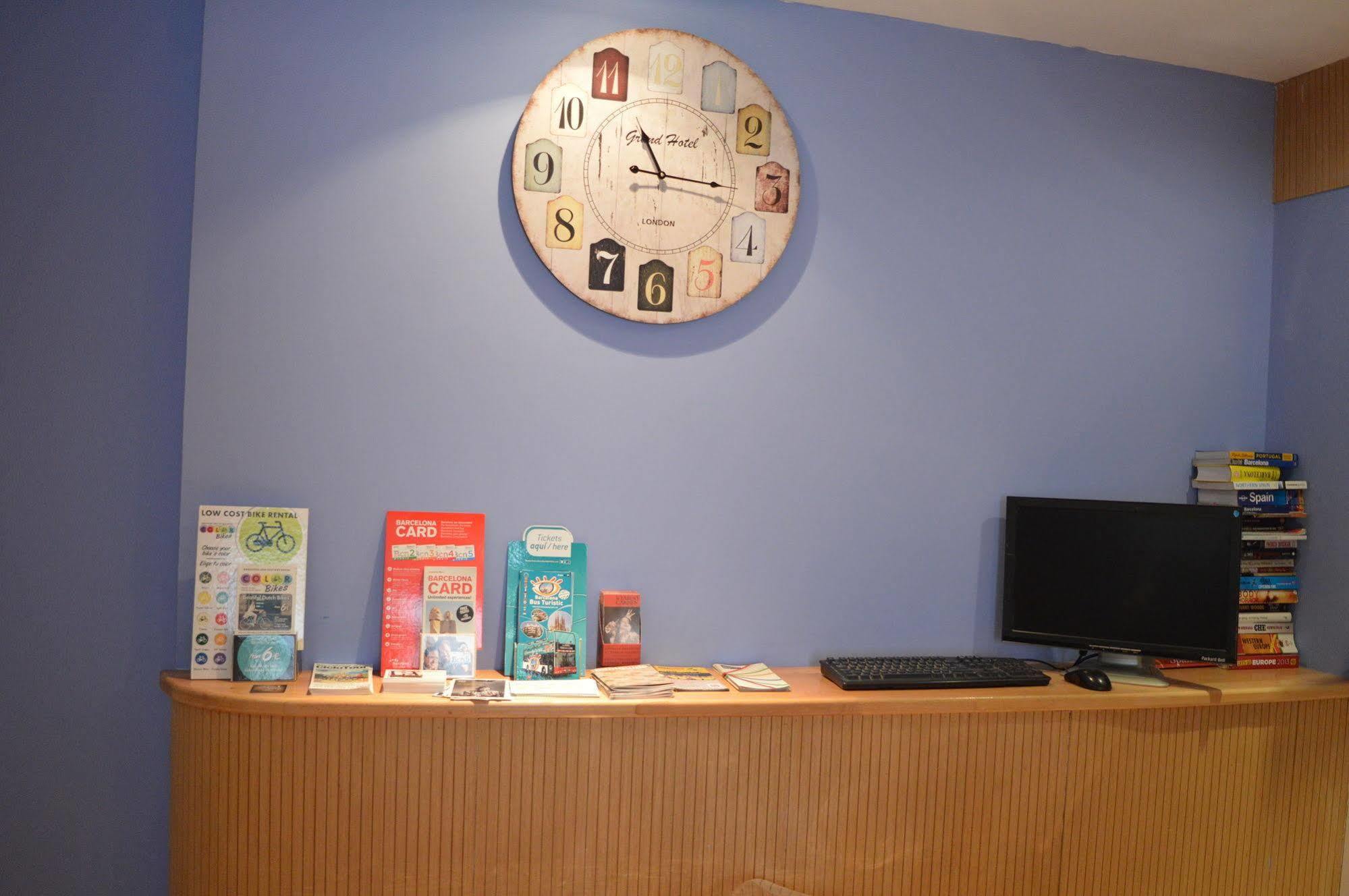 Somnio Hostels Barcelona Bagian luar foto