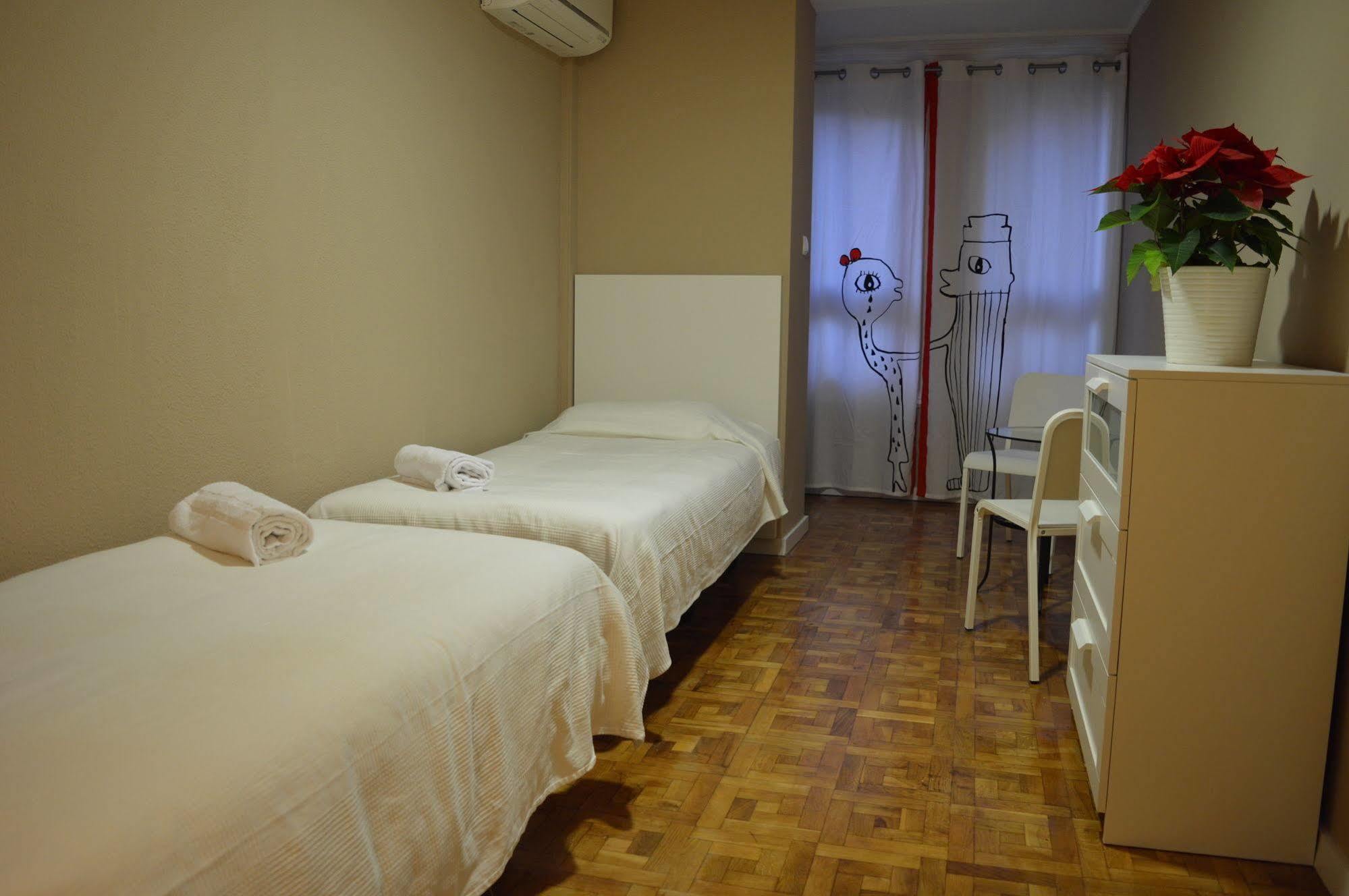 Somnio Hostels Barcelona Bagian luar foto